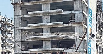 AK Partili İnan’dan Soyer’e inşaat çıkışı: Malzeme çalarak tarihe geçtiniz