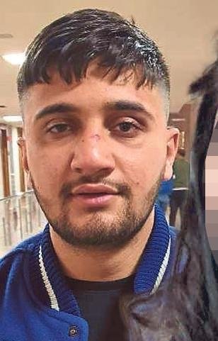 Sevgilisiyle kavgasına karışan genci bıçakladı