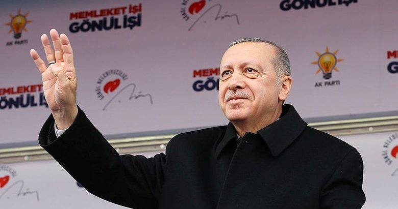 Başkan Erdoğan, Binali Yıldırım’ın Gümüşhane ziyaretinde partililere telefondan hitap etti