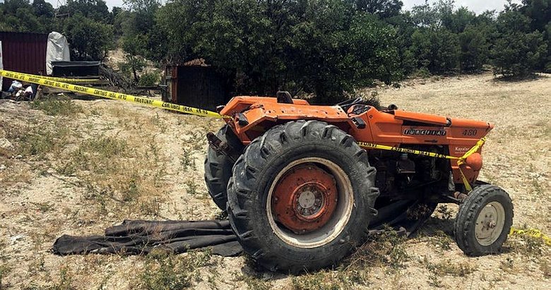 Uşak’da feci ölüm! Devrilen traktörün altında kalan sürücü hayatını kaybetti