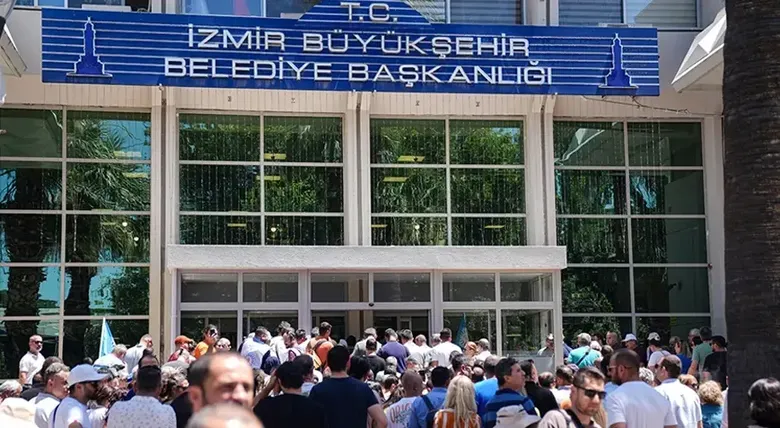 ak-parti-izmir-milletvekili-kayadan-chpli-belediyelere-sert-tepki-buyuksehir-agir-bir-finansal-krizin-icinde-1782676811188.png