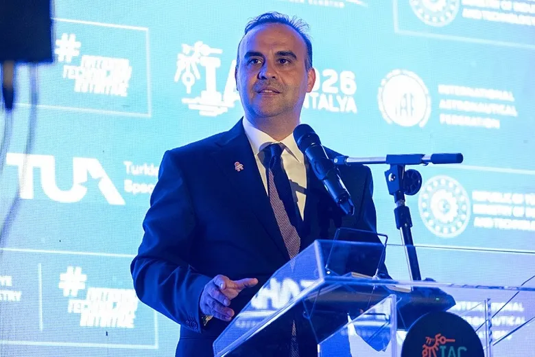 bakan-kacir-acikladi-kendi-tasarladigimiz-aracla-aya-ulasacagiz-1785327174798.jpeg