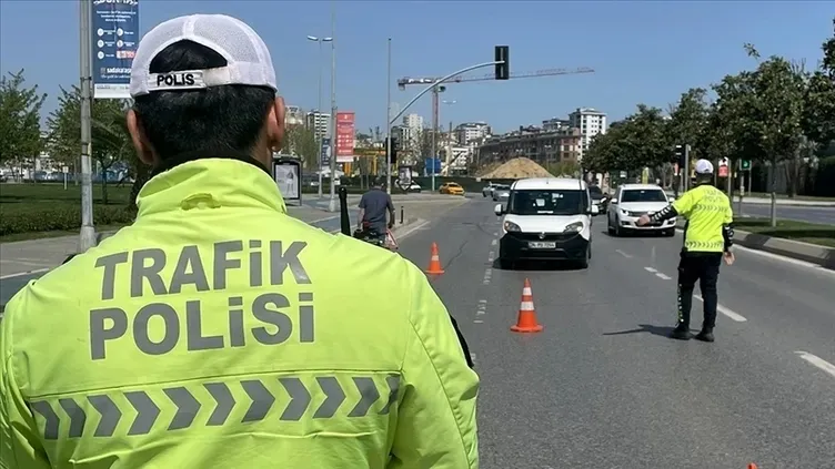 29-ekimde-hangi-yollar-kapali-cumhuriyet-bayraminda-hangi-yollar-kapali-olacak-29-ekim-trafige-kapali-yollar-v-1793106578646.jpeg