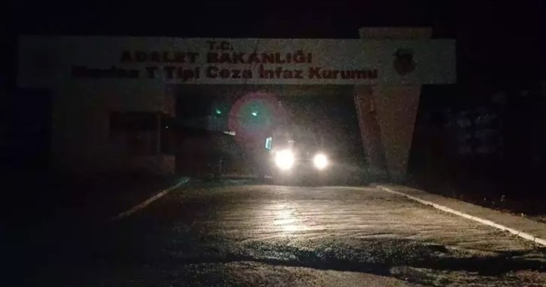Cezaevindeki yatağı ateşe veren mahkum ağır yaralandı, 6 kişi dumandan etkilendi