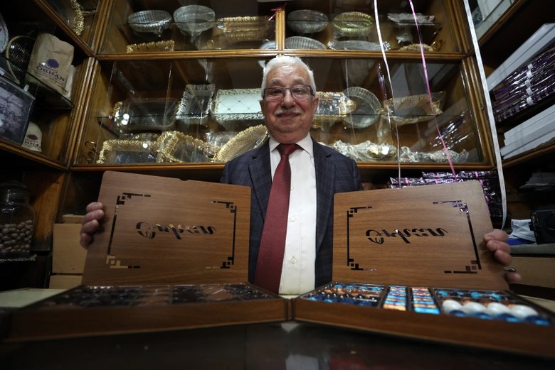 Balıkesirli Şekerci Orhan 9 metrekarelik dükkanında yarım asrı devirdi