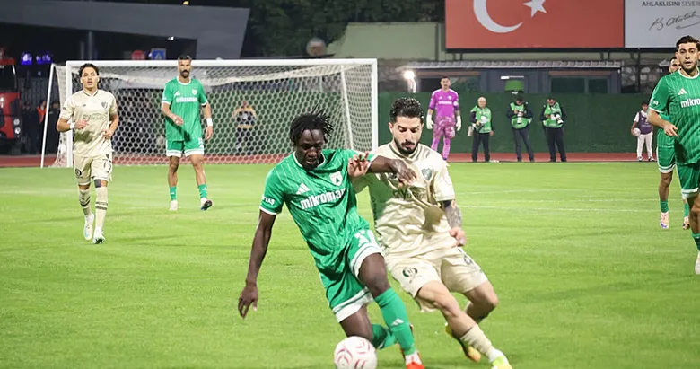 İki Egeli’nin 8 laneti