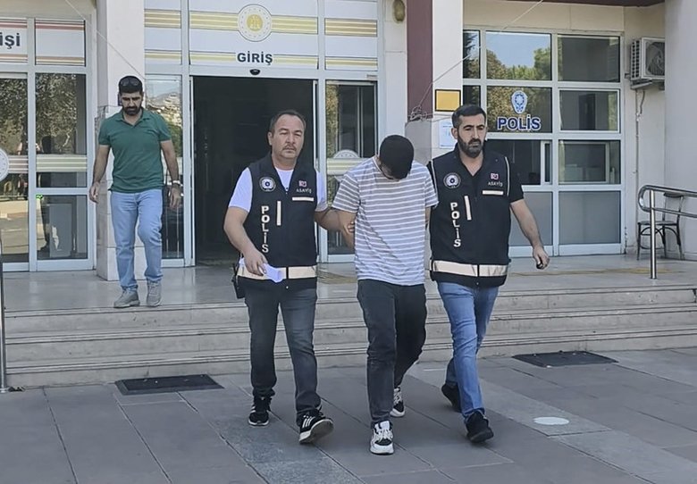 Aydın’da kendini polis olarak tanıttı: Yaşlı vatandaşları tuzağına düşürdü!