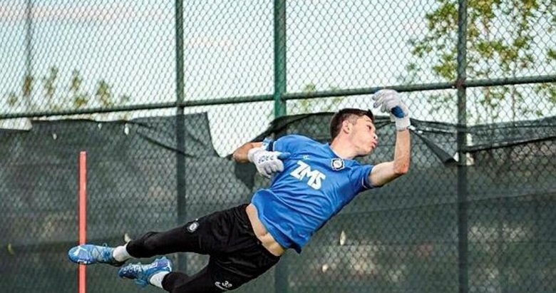 Altaylı genç eldiven devlerin radarında