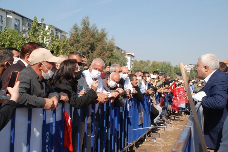 İzmir’de Kılıçdaroğlu’na tepki: Belediyeden haksız yere işten çıkardılar, 16 aydır maaşımı alamıyorum