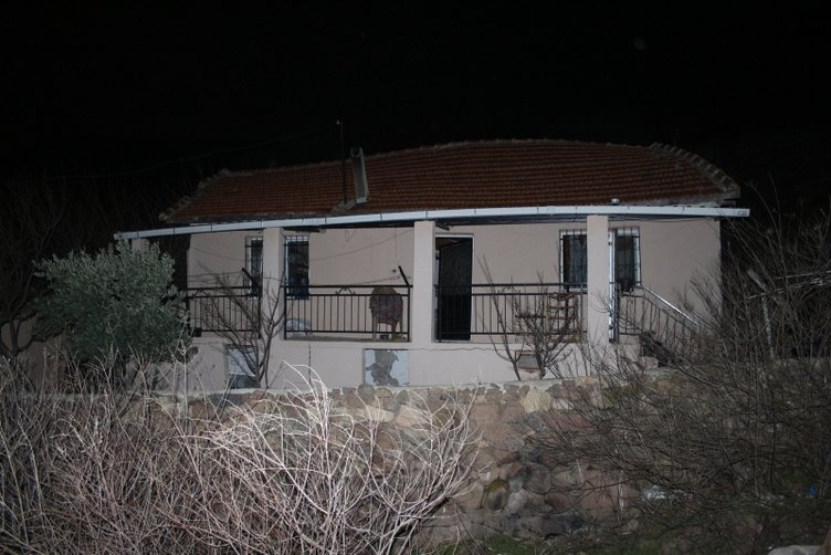 İzmir’de heyelan paniği! 10 evde hasar oluştu, bir ev tamamen yıkıldı