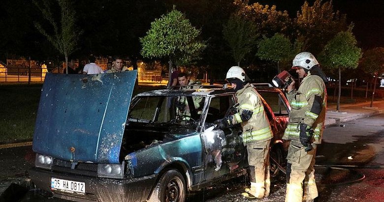 İzmir’de park halindeki otomobil yangınında kundaklama şüphesi