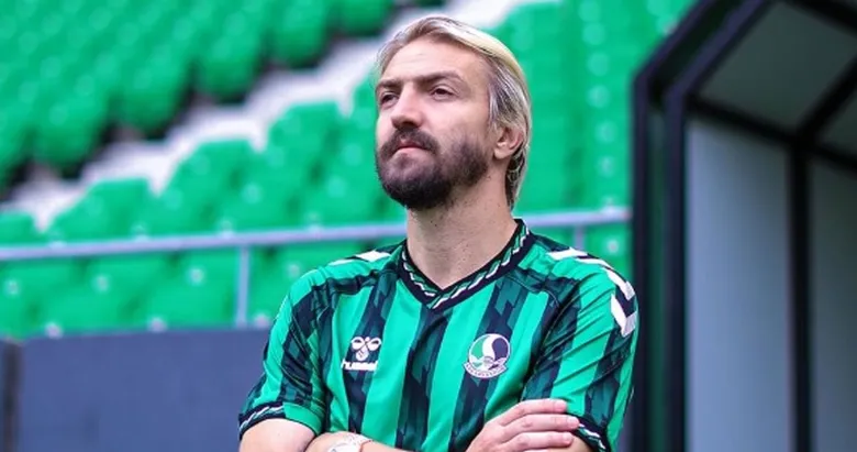 Caner Erkin futbolu bıraktı mı?