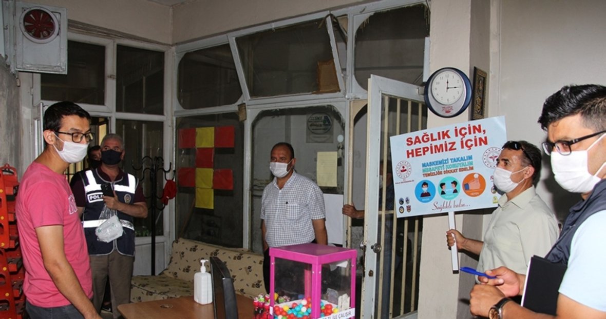 Manisa Da Koronavirus Denetimi O Pankart Dikkati Cekti