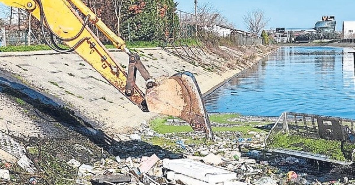Türkiye’nin denizlerinden 325 bin ton atık temizlendi
