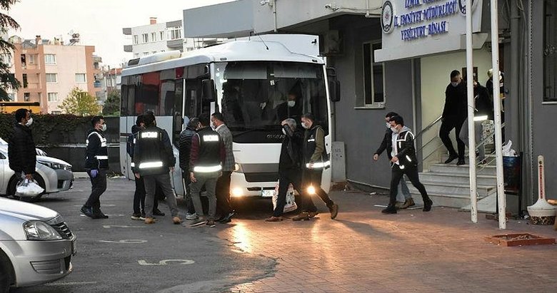 Menemen Belediyesi’ne operasyonda yeni gelişme! Başkan Aksoy’un da aralarında bulunduğu 26 şüpheli adliyeye sevk edildi