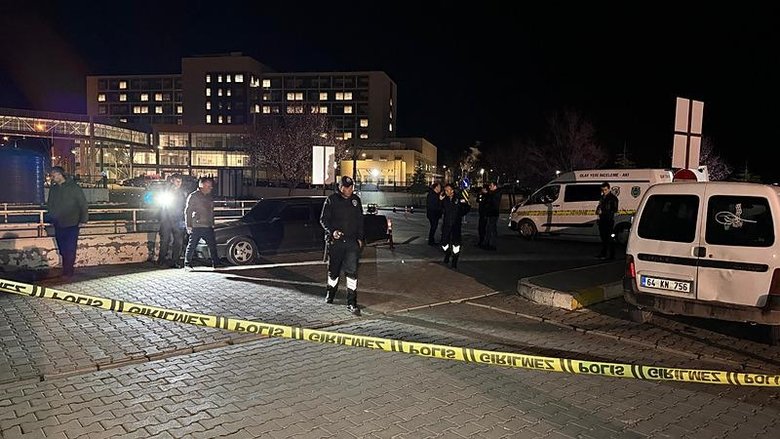 Uşak’ta hastanenin otoparkında av tüfeğiyle vurulan kişi ağır yaralandı