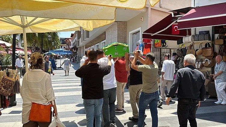 oyuncu-ece-irtem-son-yolculuguna-ugurlandi-sevenleri-cenazeye-akin-etti-1781693557437.jpeg