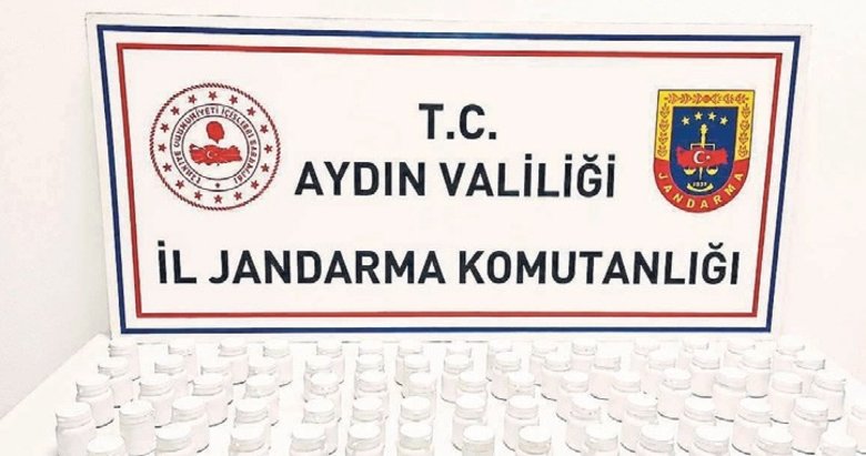 Evden zehir deposu çıktı