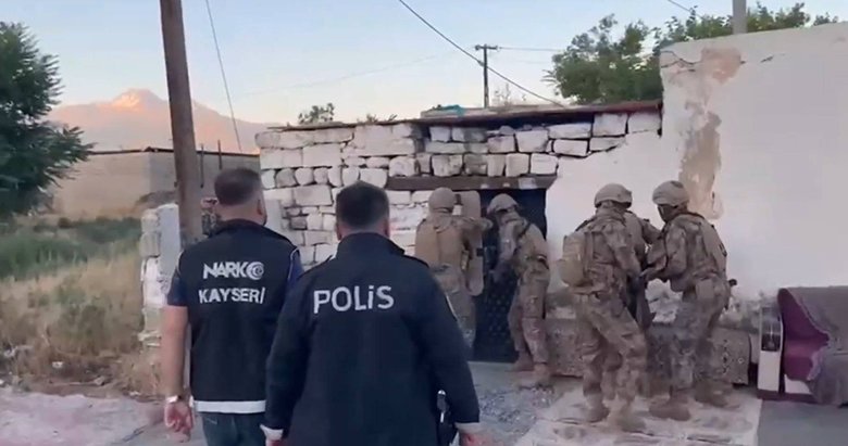 Bakan Yerlikaya açıkladı: Bin 933 zehir taciri yakalandı