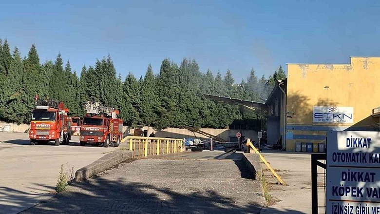 kutahyada-metal-fabrikasinda-eritme-kazani-patladi-1781612254948.jpeg