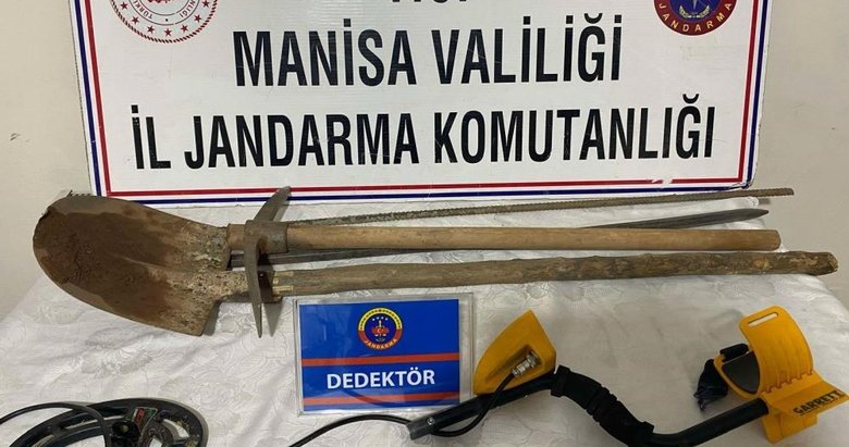 Manisa’da defineciler suç üstü yakalandı