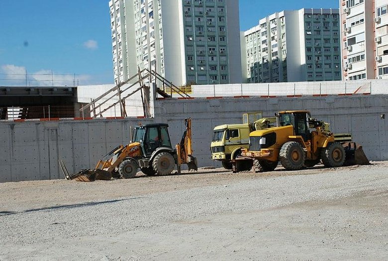 İzmir’de AK Partili Sürekli’den opera binası çıkışı: Salyangoz hızıyla dahi yol almıyor