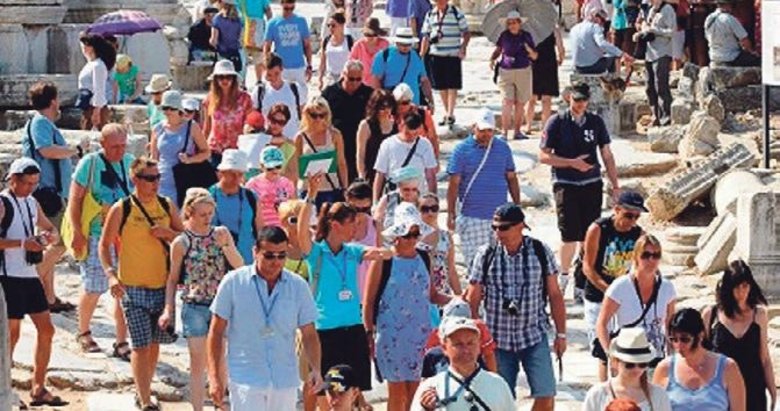 Turist sayısı 10 ayda 50 milyonu aştı