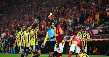 Dev derbide tansiyon yükseldi! Kartlar peş peşe çıktı