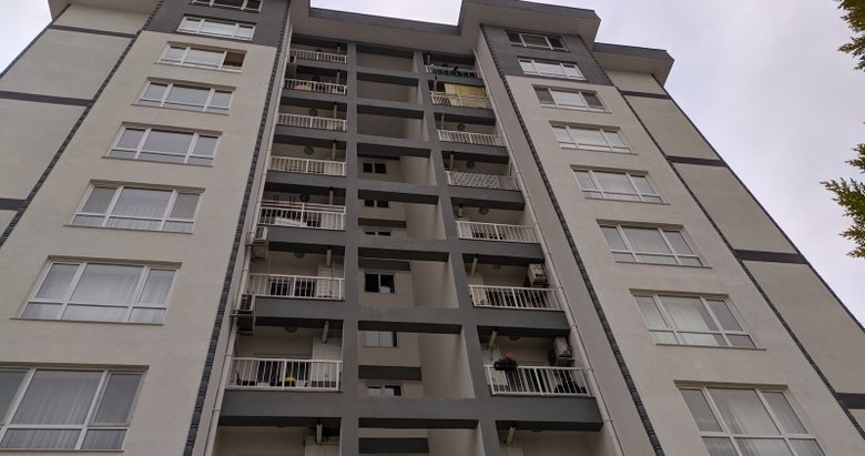 6. kattan düşerek hayatını kaybeden akademisyene son görev