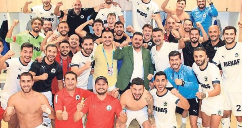 Menemen FK kendine geldi
