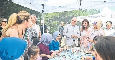 Vali Özkan, koruyucu ailelerle bir araya geldi