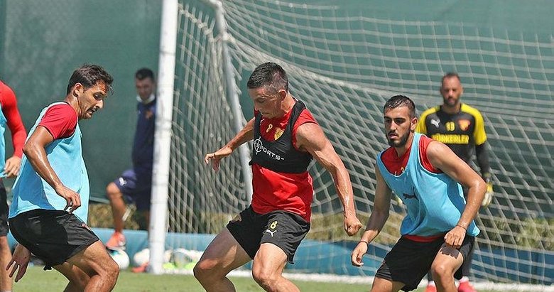 Göztepe’de Fenerbahçe maçı hazırlıkları sürüyor