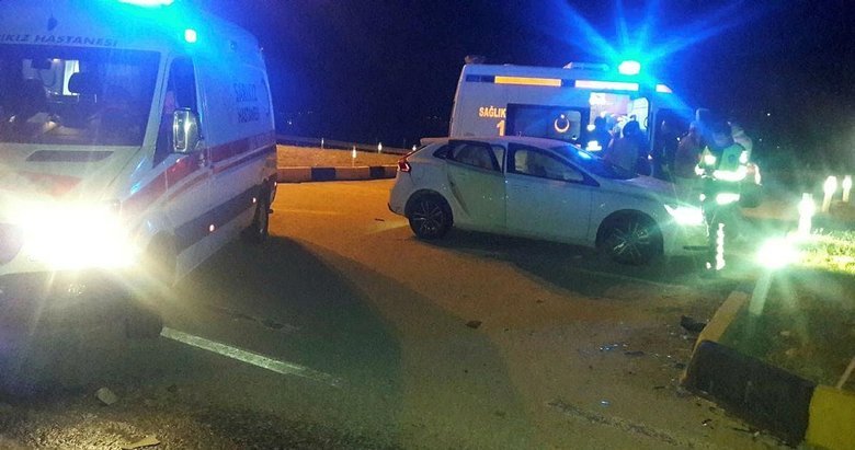 Manisa’da feci kaza! İki otomobil çarpıştı: 6 yaralı