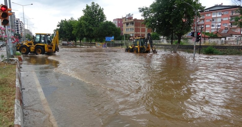 Aydın’da sağanak yağış hayatı felç etmişti! Hasar tespit çalışmaları başladı