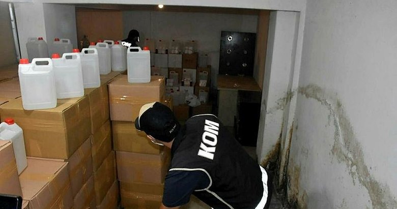 5 ton sahte etil alkolü, İstanbul’dan İzmir’e ’dezenfektan’ yazan kolilerle getirmişler