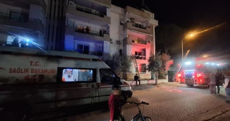 Yemek yaparken yere düştü, açık kalan ocak yangına sebep oldu