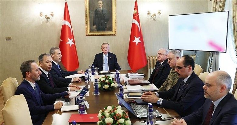 Başkan Erdoğan liderliğinde İstanbul’da güvenlik toplantısı! Teröristan’a kesinlikle izin vermeyeceğiz