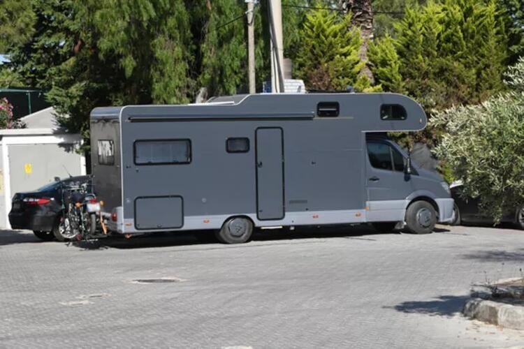 Kaan Urgancıoğlu setteki karavanıyla tatile çıktı