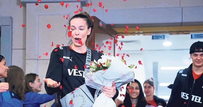 Şampiyonlara müthiş karşılama