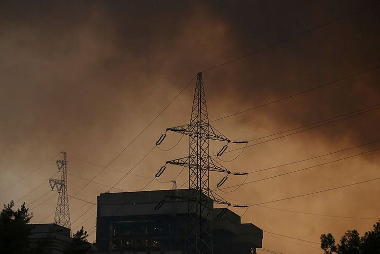 Milas’taki yangınlarda alevler Kemerköy Termik Santrale sıçradı