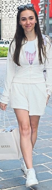 Ünlülerin alışveriş keyfi