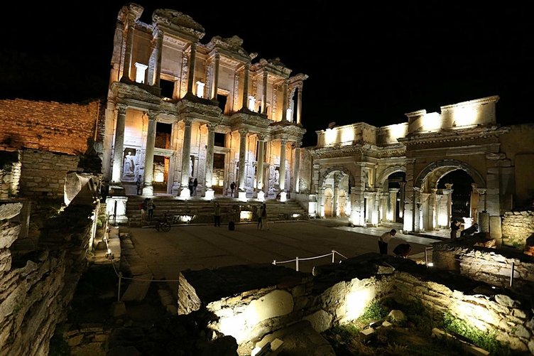 Efes Antik Kenti’nde gece müzeciliği bugün başlıyor