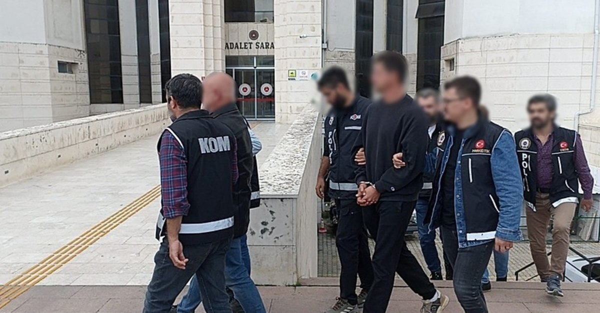 Balıkesir'de 20'şer dakika arayla 3 kişiyi öldürmü…