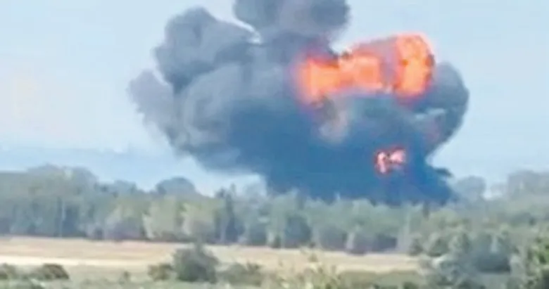 F-16 savaş uçağı kaza kırıma uğradı