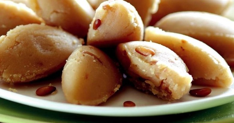 Un Helvasi Nasil Yapilir Iste Lezzetli Un Helvasi Tarifi