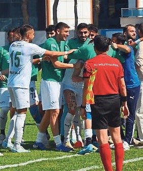 Bornova ve Efeler mutlu