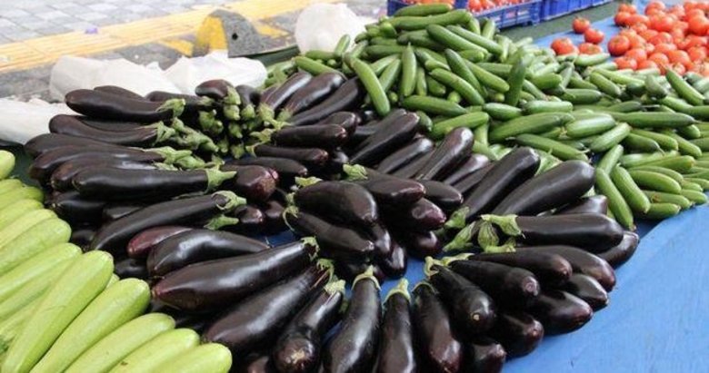 İzmirli iş insanından fahiş fiyatlara patlıcanlı tepki