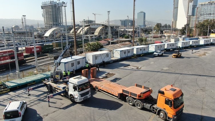 İş insanları tek vücut oldu! İzmir’de konteyner seferberliği!