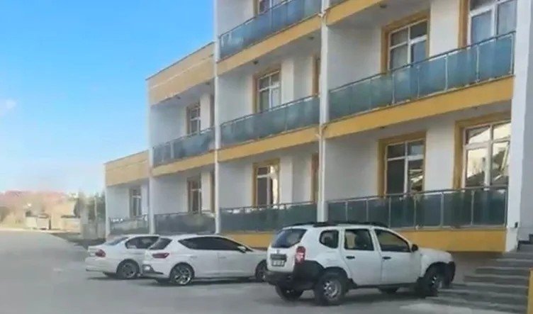afyonkarahisarda-akilalmaz-olay-gurbetci-kadinin-dairelerine-termal-otel-coktu-1780379086318.jpeg