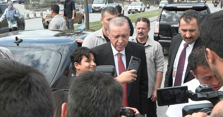 Başkan Erdoğan, Üsküdar’da vatandaşlarla sohbet etti